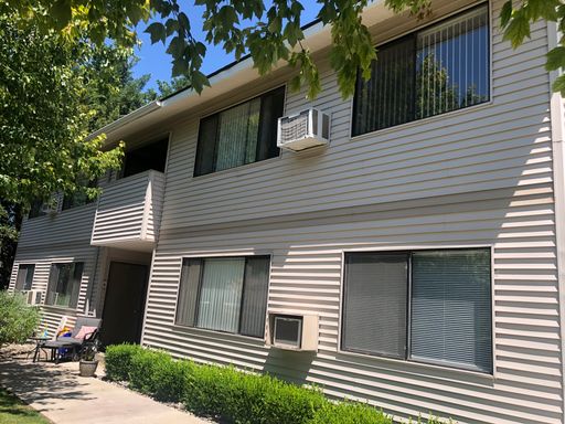 Now renting 2 bedroom Apartment upstairs