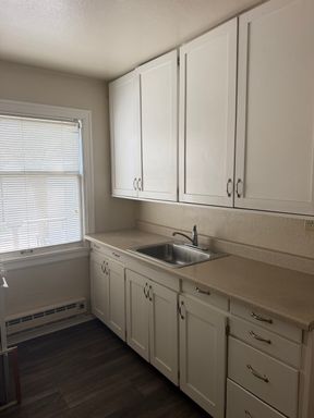 1 bedroom 1 bath unit – photo 1