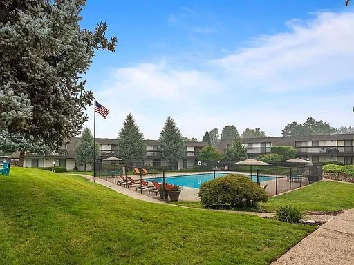 Limited time special! Price drop! 2 bedroom 2 bath unit. – photo 1