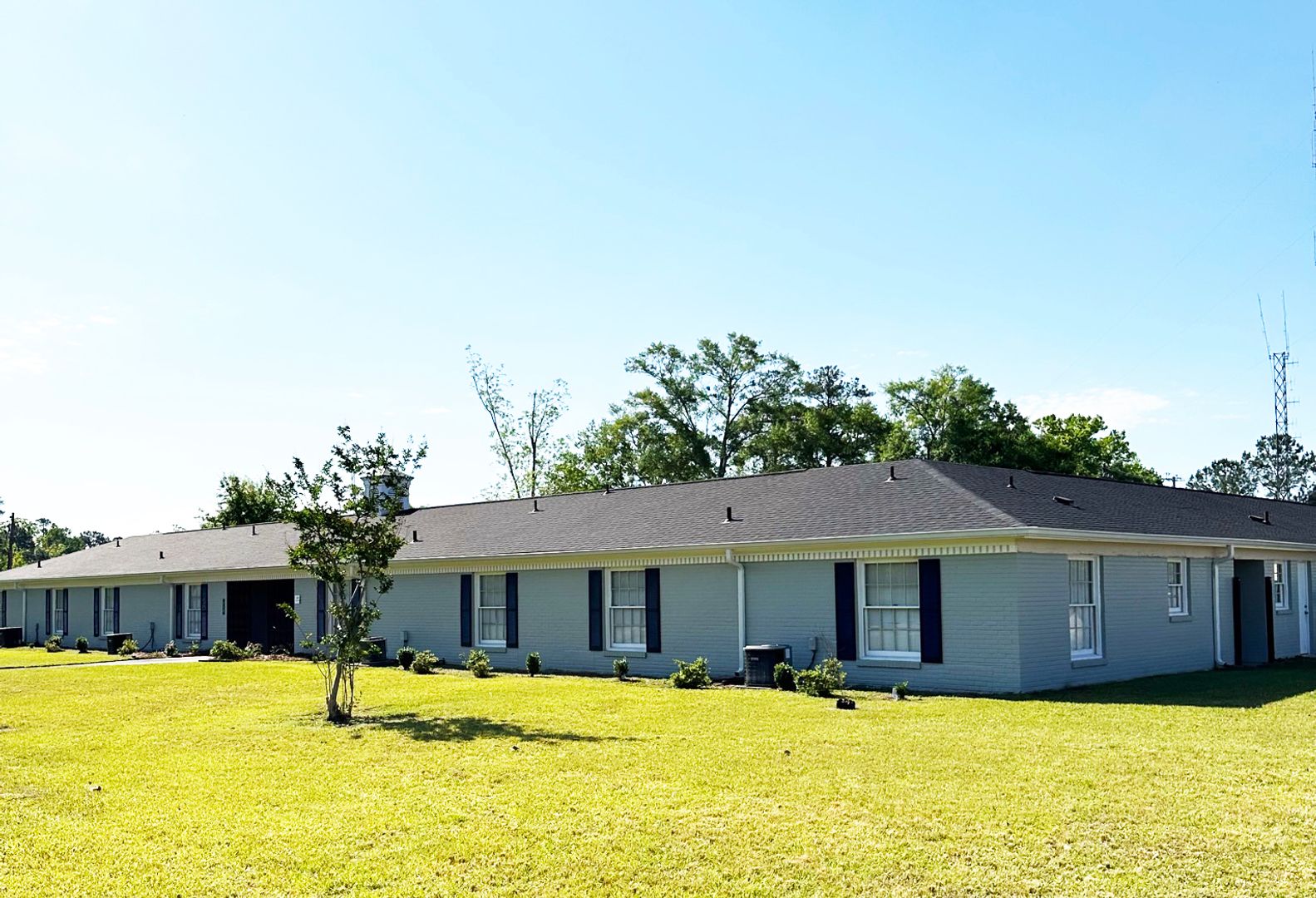 Brewton Apartment: 110 Mason St.