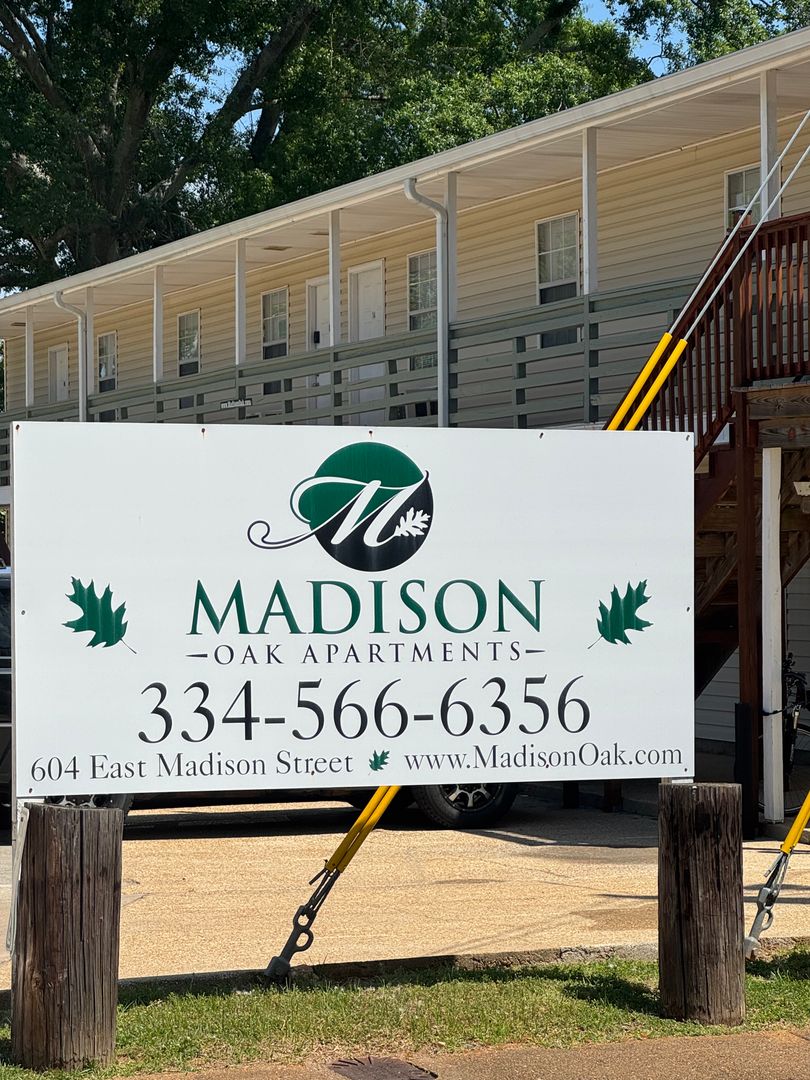 Troy Apartment: 604 E Madison St.