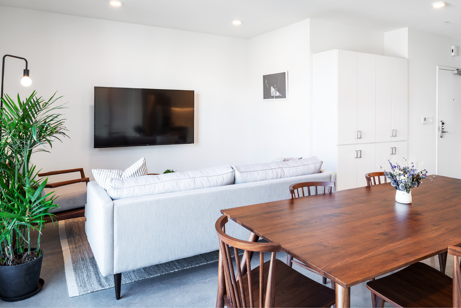 North Hollywood Apartment: 5544 Bonner Ave