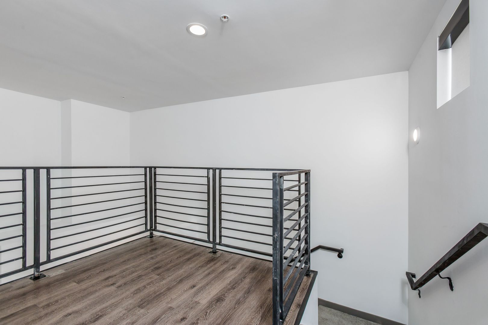 STG 5066 Romaine St 10 of 12