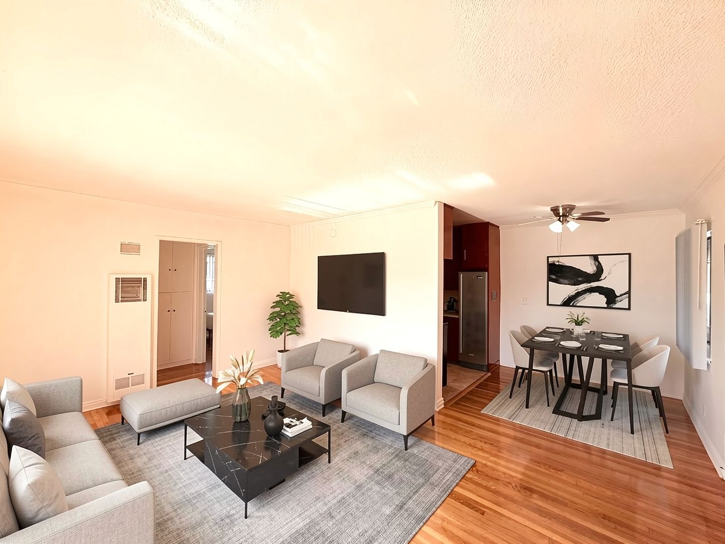 Los Angles Apartment: 956 Wilcox Ave