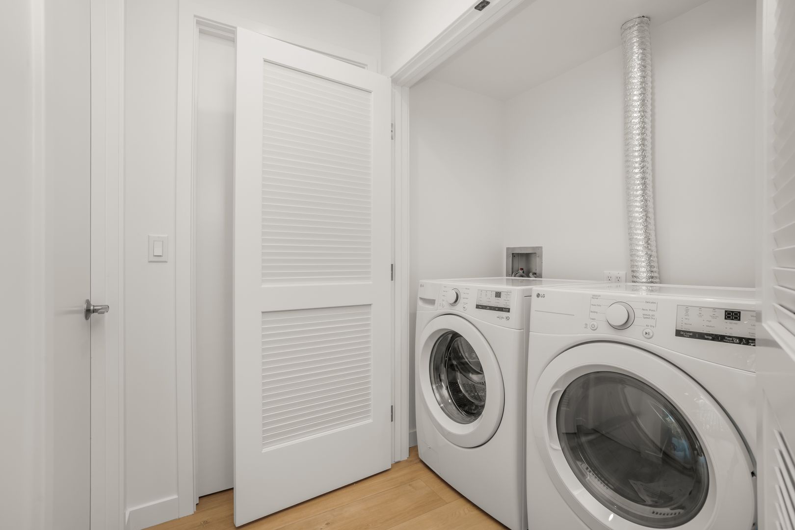Laundry room at ST Living at 1422 Tamarind | Come Home to Elevated Comfort (LIMITED MOVE IN SPECIAL!!) (1 of 2)