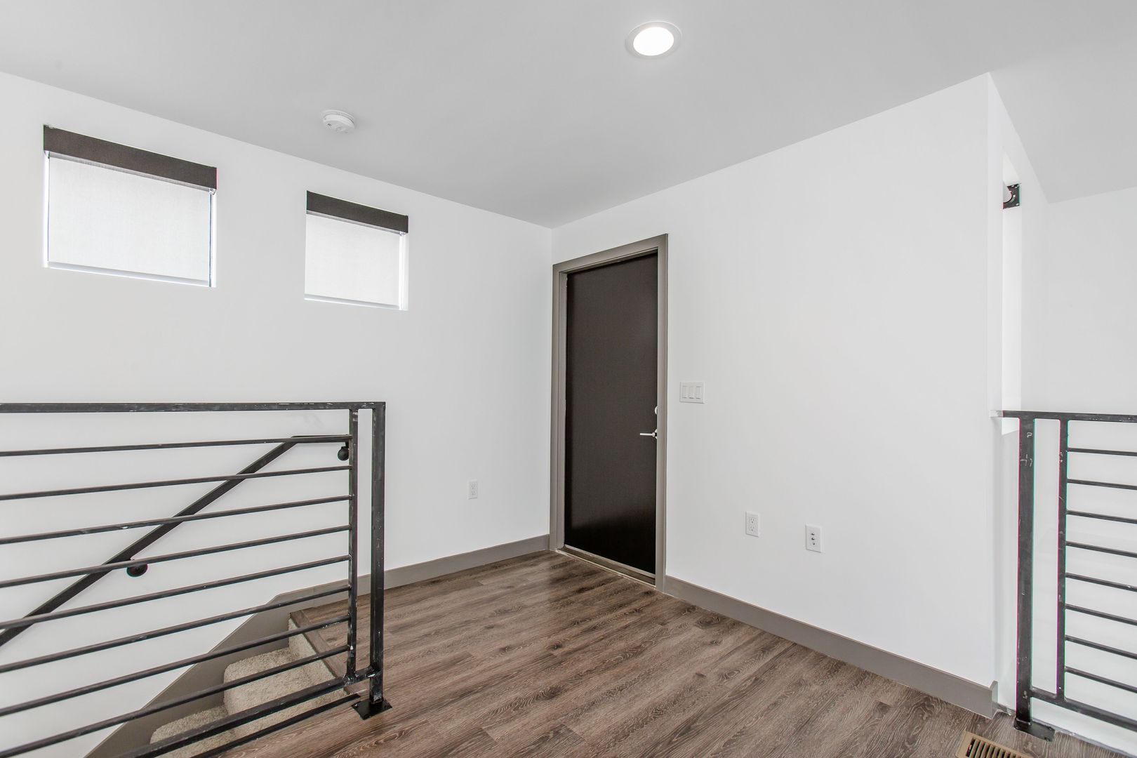STG 5066 Romaine St 11 of 12