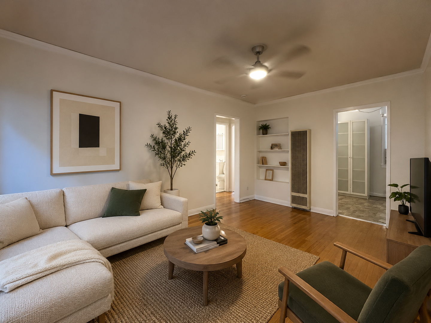 Los Angeles Apartment: 1945 Wilcox Ave