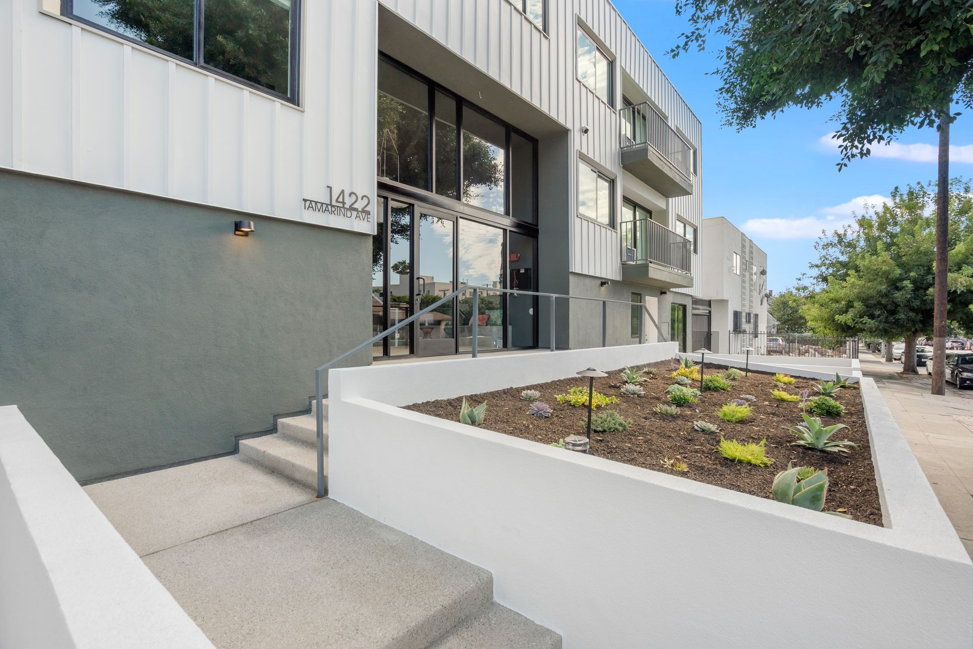 ST Living at 1422 Tamarind | Come Home to Elevated Comfort (LIMITED MOVE IN SPECIAL!!) 2 of 12