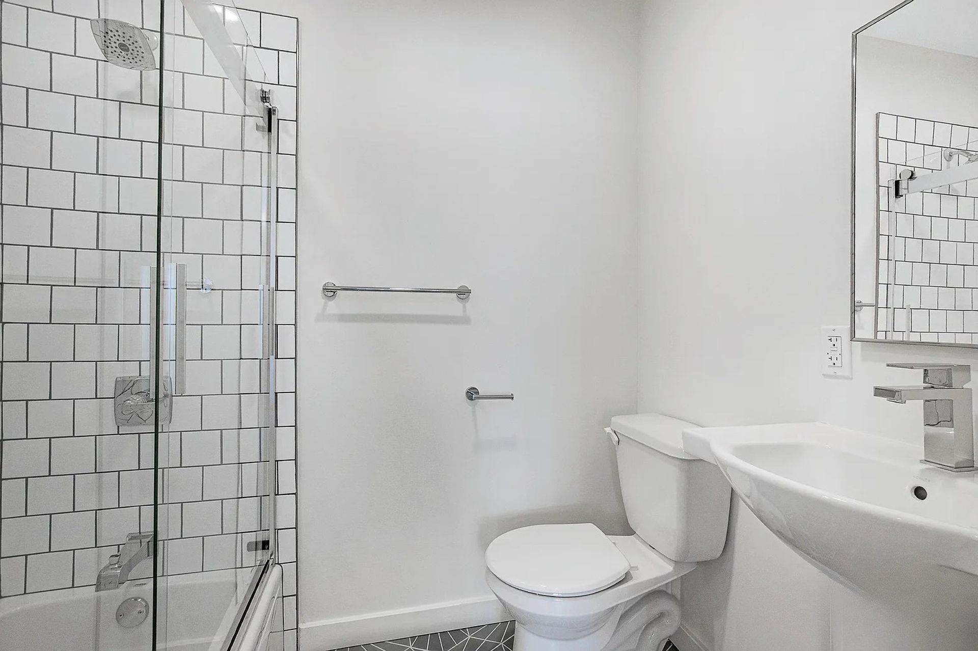 Modern Studio in the Heart of Hollywood | ST Living @ 1155 N Madison 10 of 12