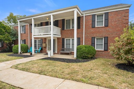 McKnight Breeze 2 Bed/1 Bth | University City 63132 – photo 1