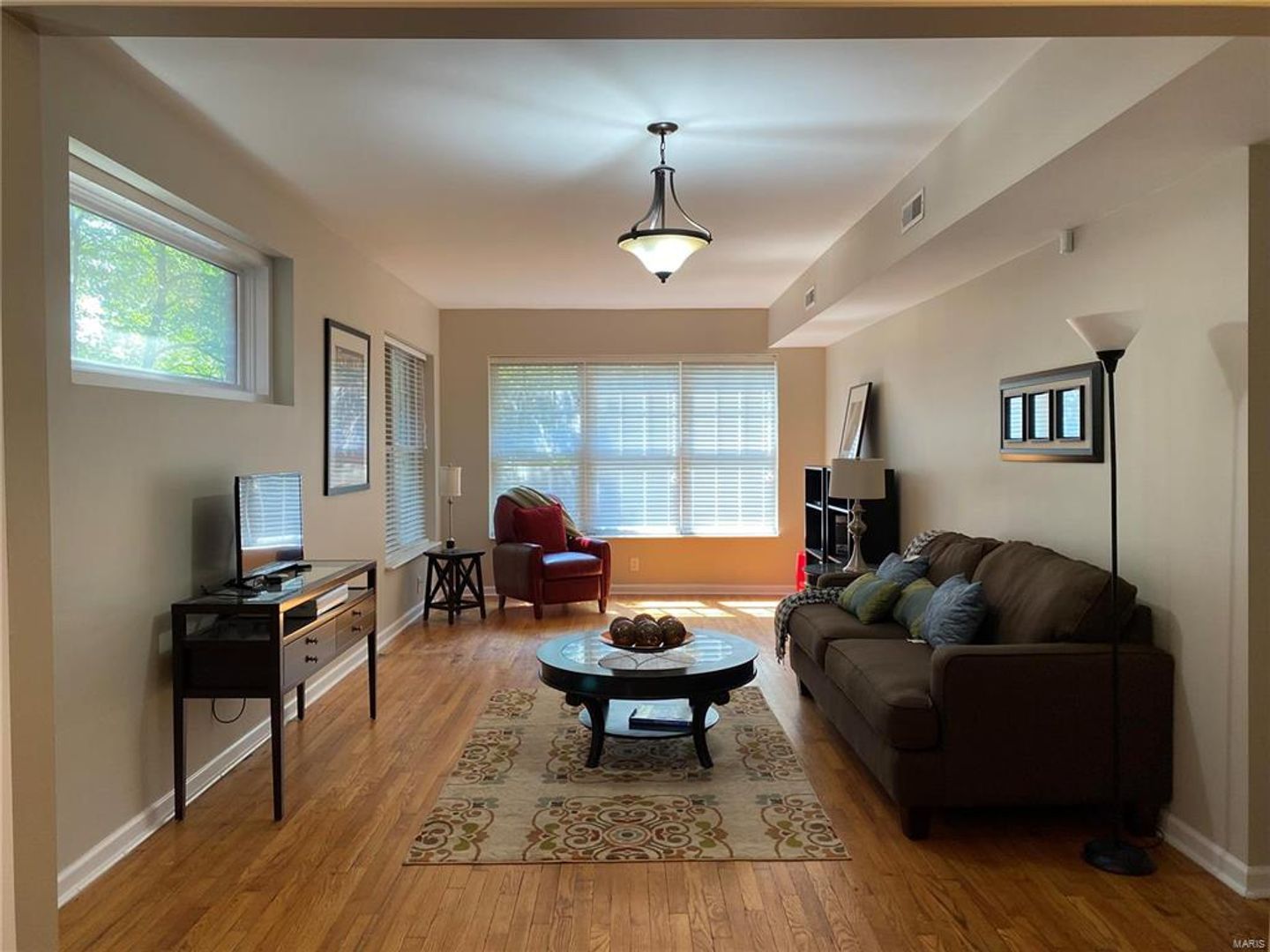 Saint Louis House: 5375 Pershing Ave. #1E
