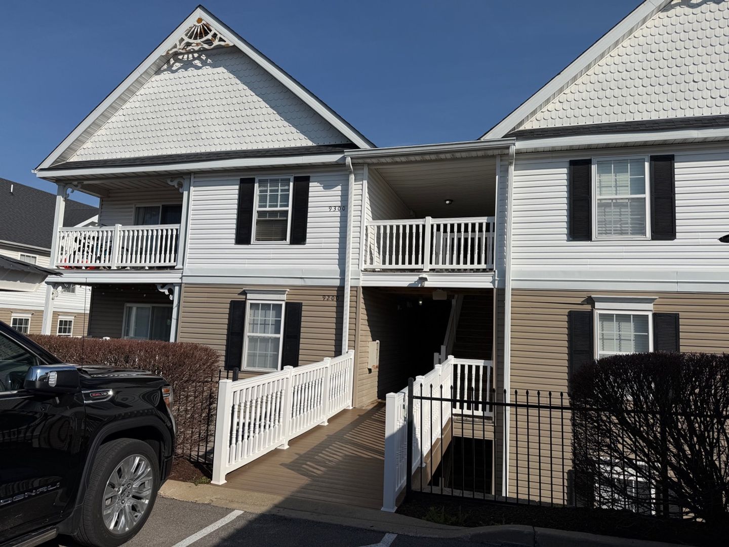 Lake Saint Louis House: 9200 Spring Creek Ln.