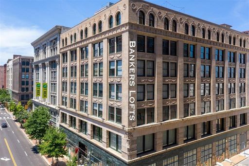 901 Washington Ave Unit 301 – photo 1