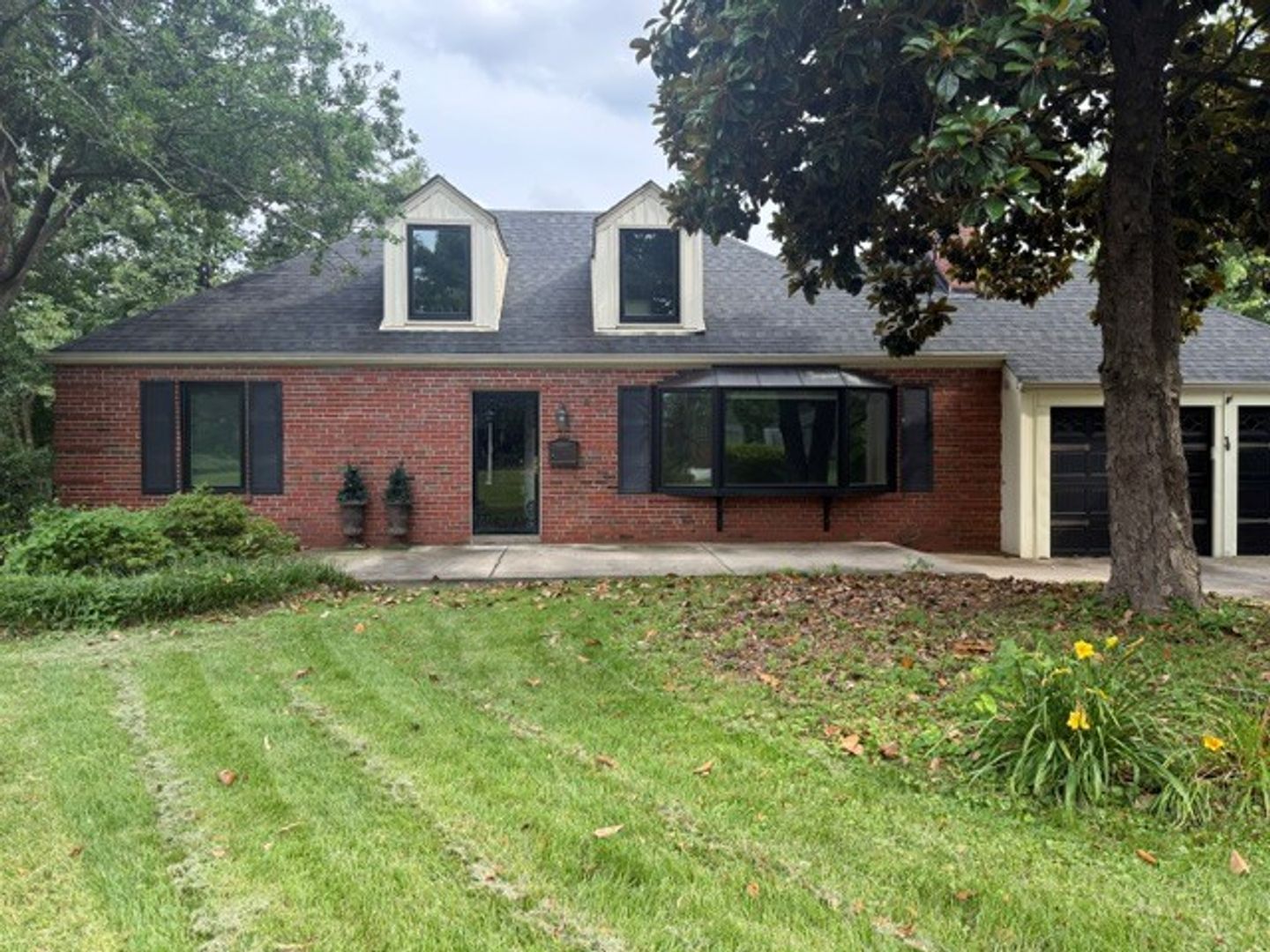 Webster Groves House: 4 Girard Dr