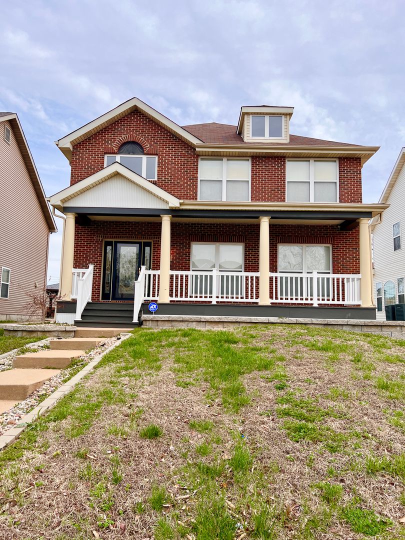 Saint Louis House: 5873 Clemens Ave