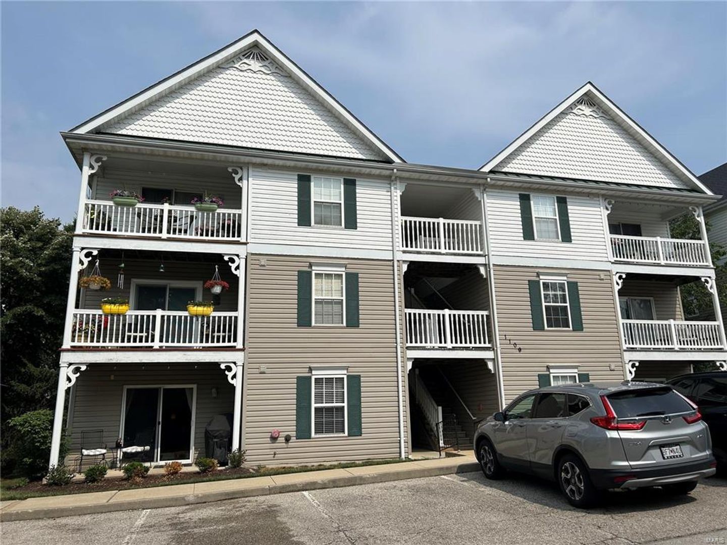 Saint Louis House: 1109 Arbor Creek Dr