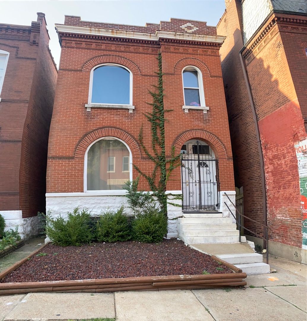 Saint Louis Apartment: 3020 Cherokee St.