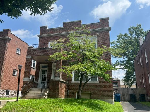 1018 Commadore Dr., Apt A