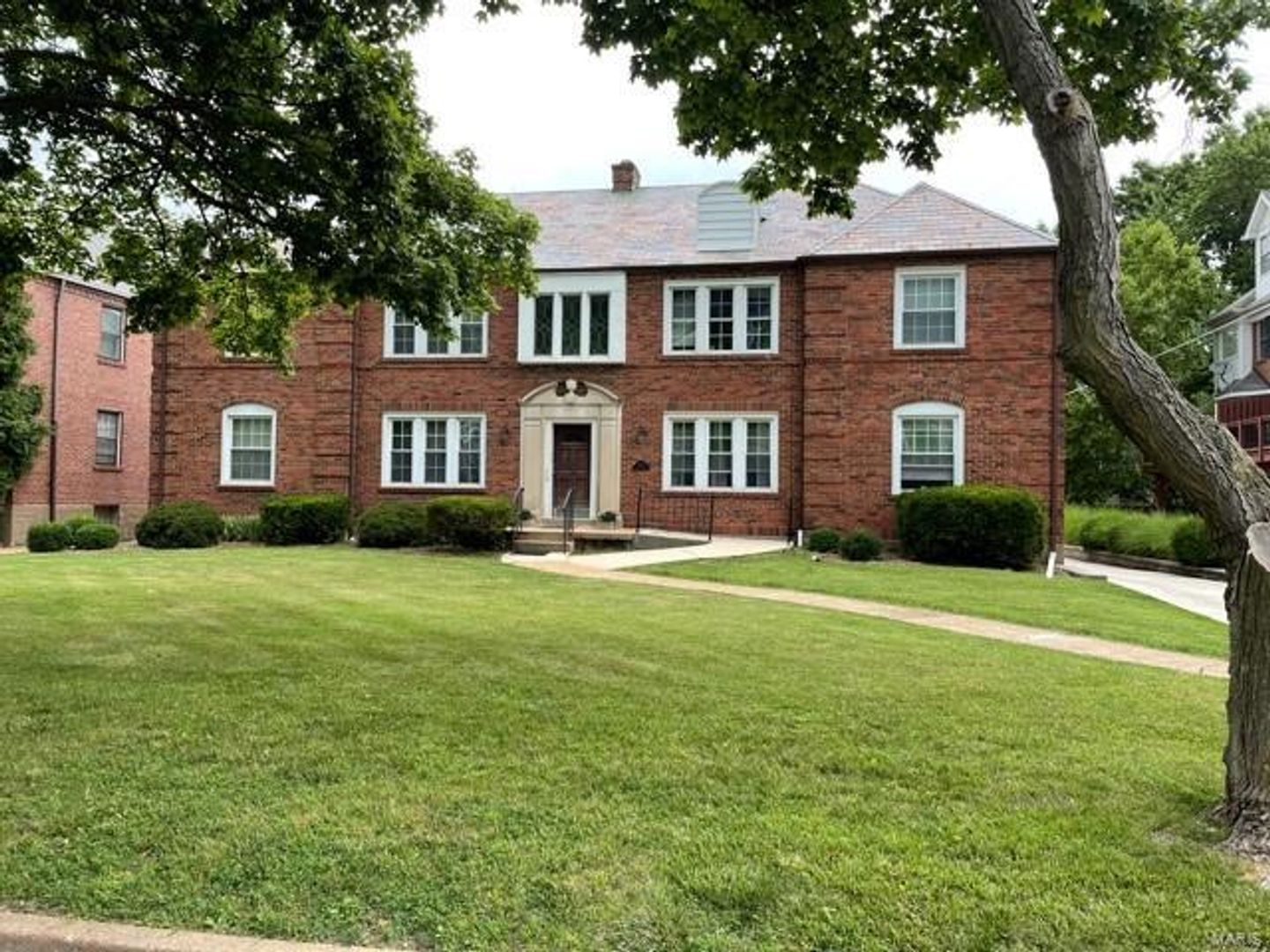 Saint Louis Apartment: 7717 Gannon Ave