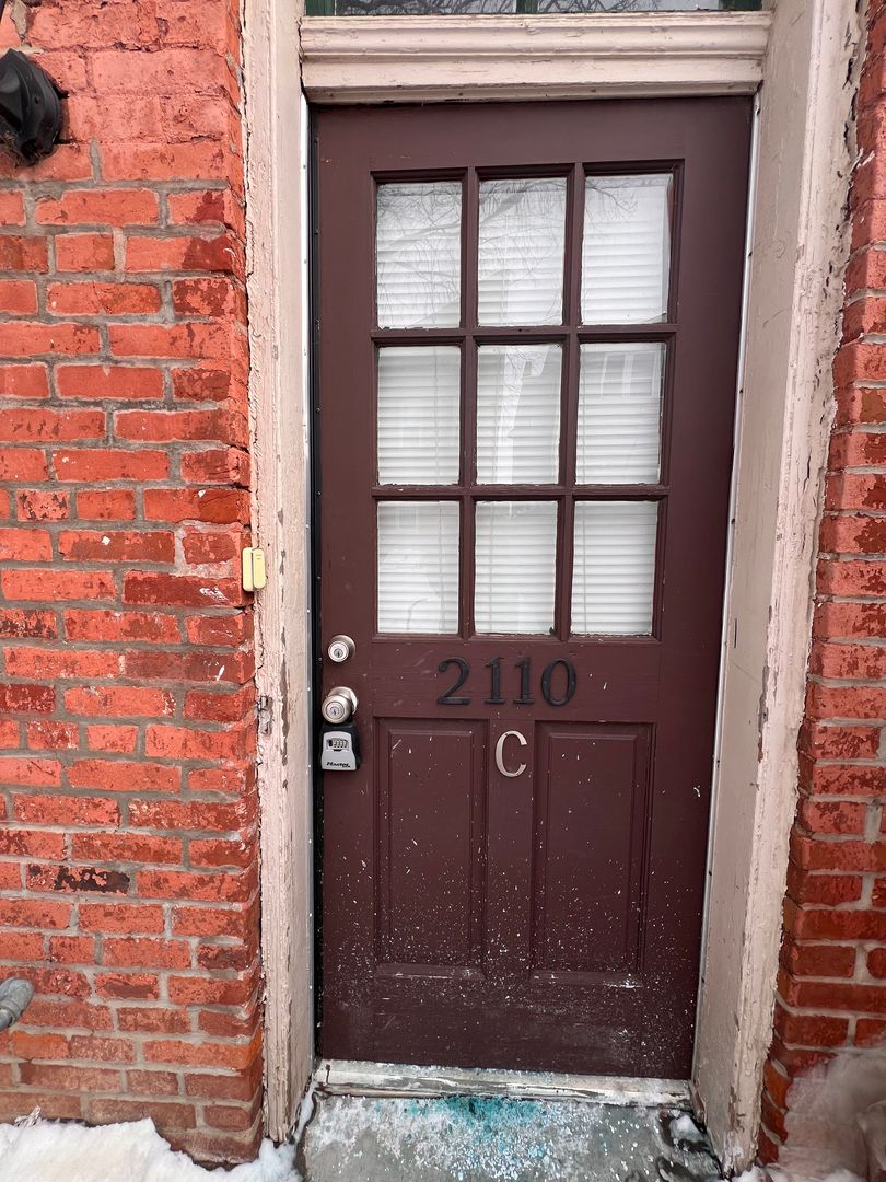 St. Louis Apartment: 2110 South 11th Street