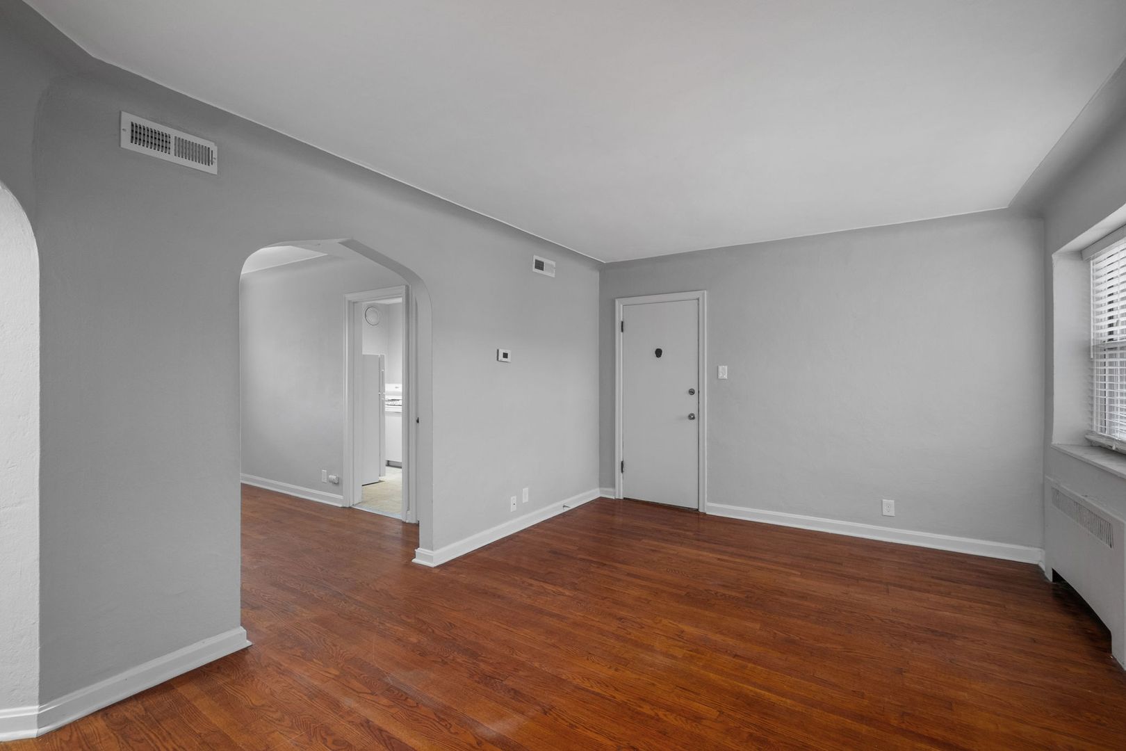 St. Louis Apartment: 5816-28 Lindenwood Avenue