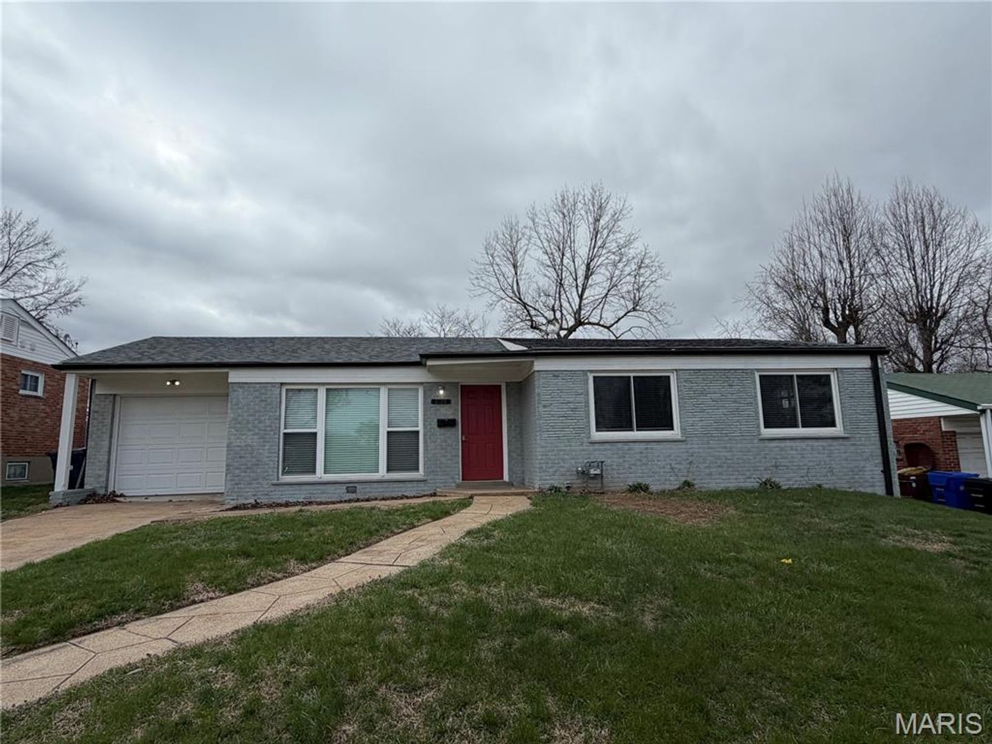 Saint Louis House: 1119 N McKnight Rd.