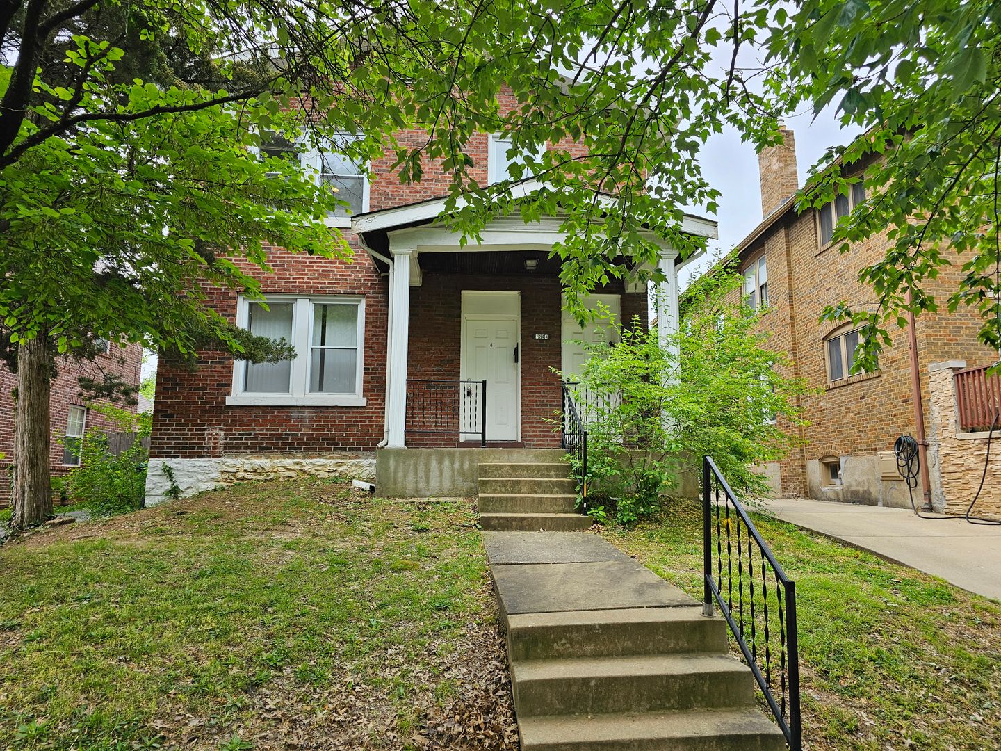 University City Apartment: 7204 Tulane Ave