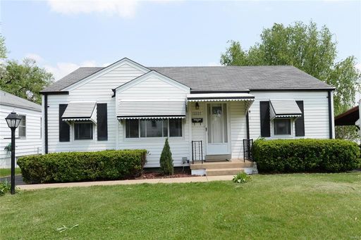 10337 Little Flower Lane | Saint Ann 63074 – photo 1