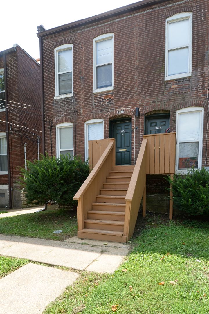 St. Louis Apartment: 1927-1929 Congress Street