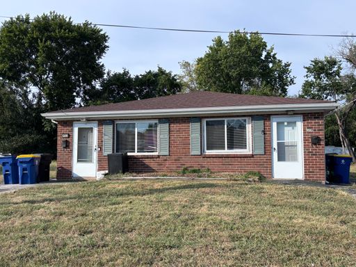 Cute Two-Bedroom Duplex Availabe in St. Ann! – photo 1