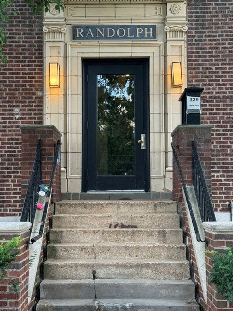 Saint Louis Condo: 329 Belt Ave