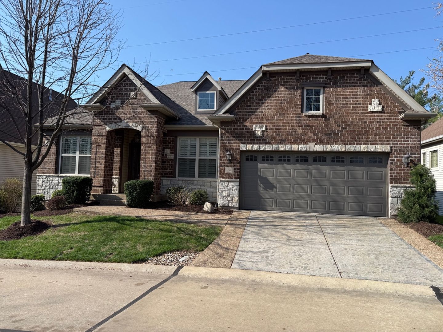 St Charles House: 36 Sag Harbor Ct