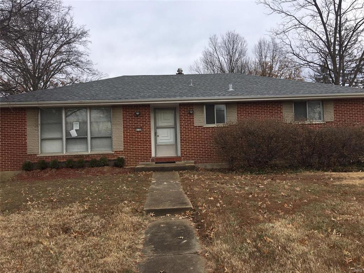 Saint Louis House: 4739 Butler Hill Rd