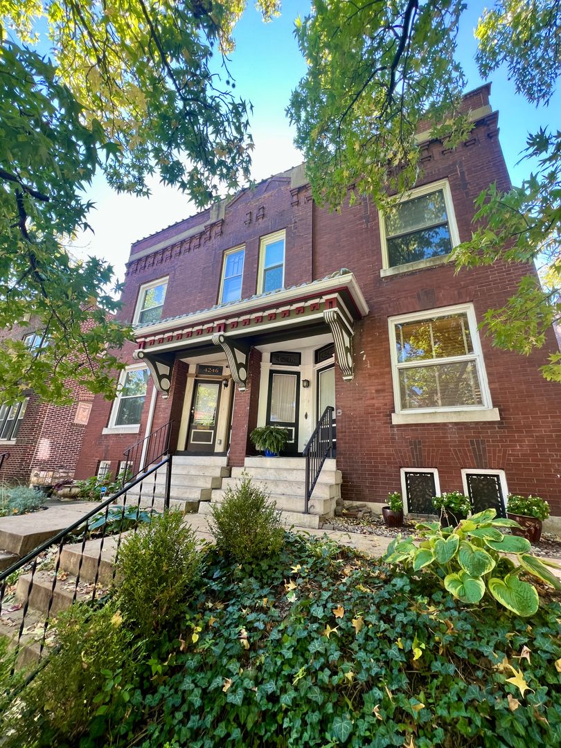 St. Louis House: 4248 Botanical Ave.