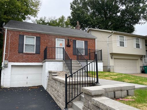 Webster Groves Gem! Cute & Cozy 2-Bedroom Home for Rent! – photo 1