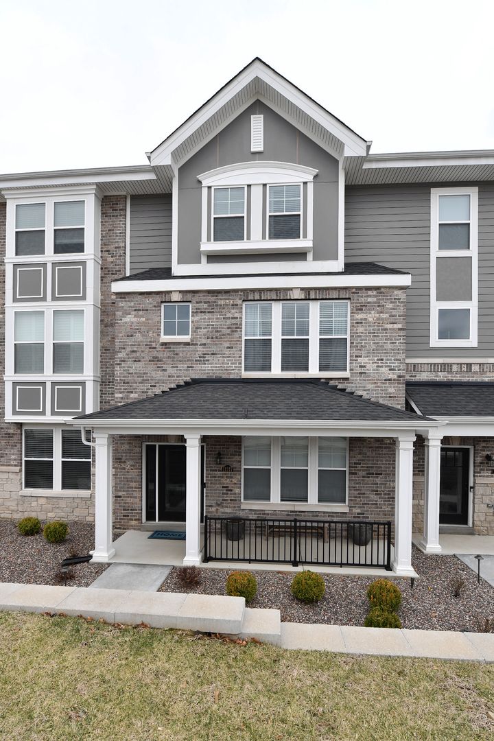 St. Louis House: 11217 Talamore Cir #5