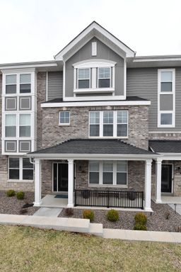 11217 TALAMORE CIRCLE | SAINT LOUIS 63131 – photo 1