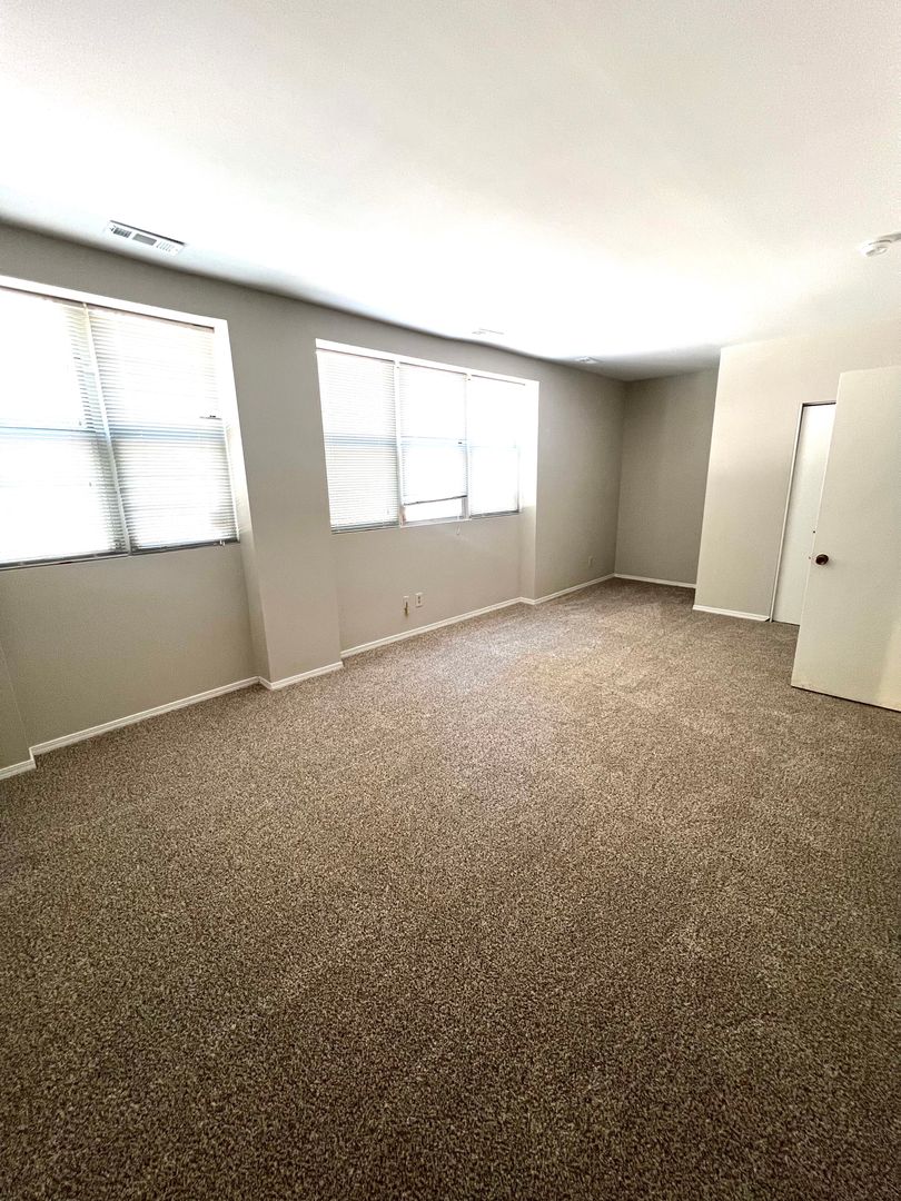 St. Louis Apartment: 1949-1953 Lynch Street