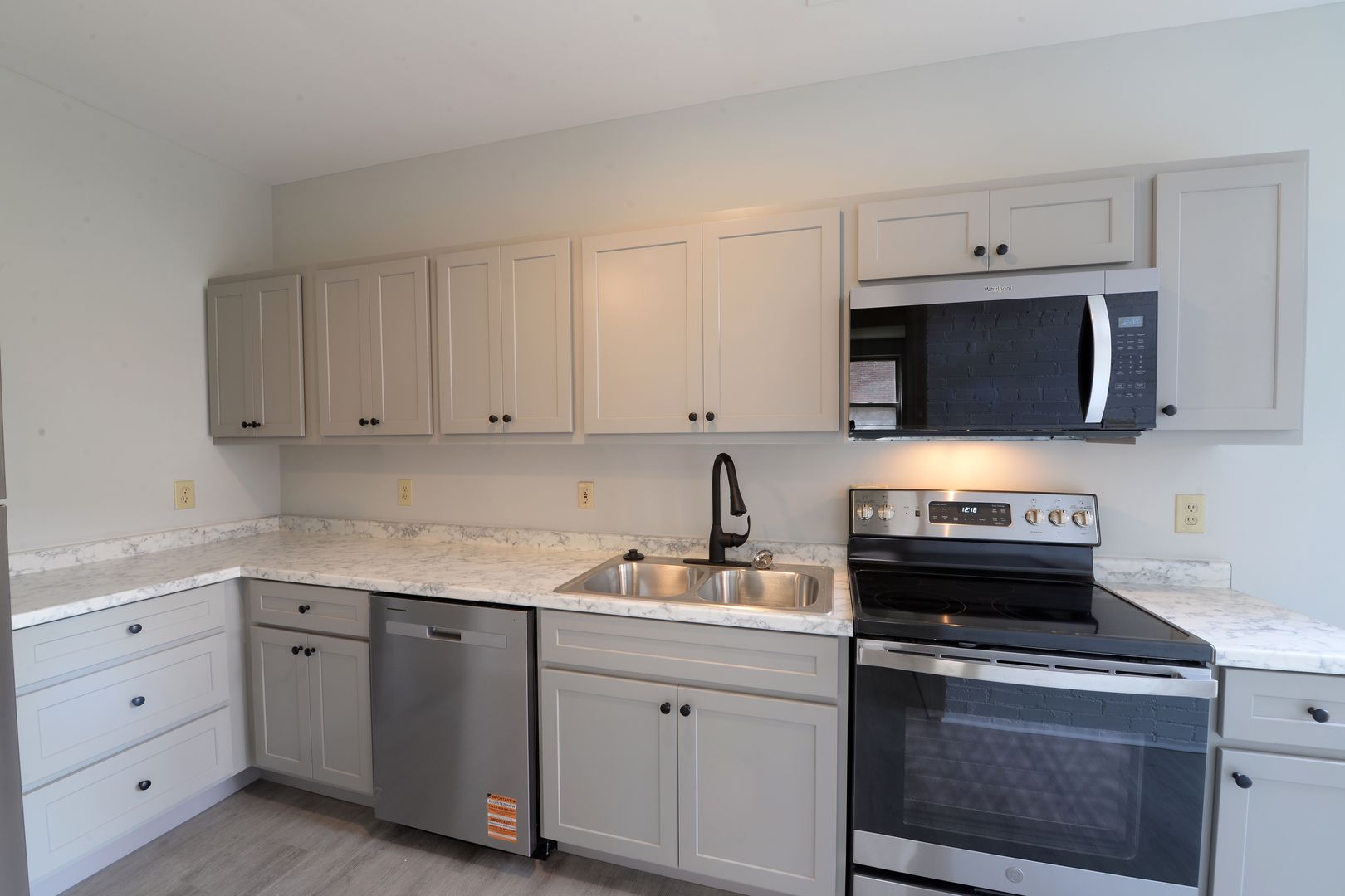 St. Louis Apartment: 818-AR Russell Blvd