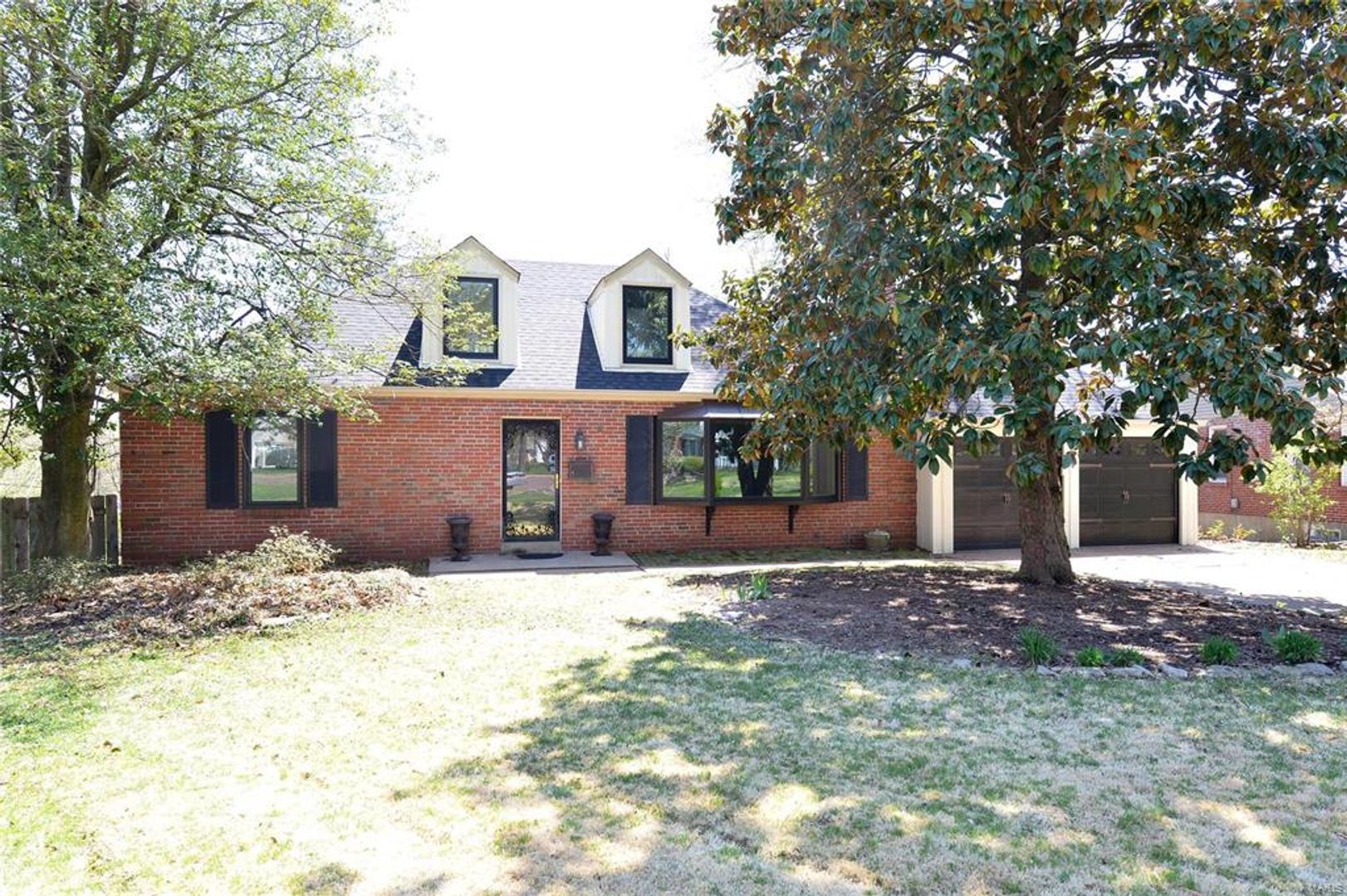 Webster Groves House: 4 Girard Dr