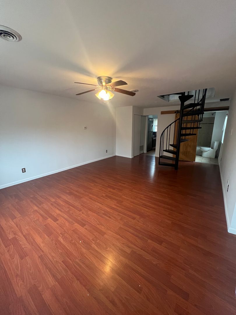 St. Louis Apartment: 5533 Southwest Ave.