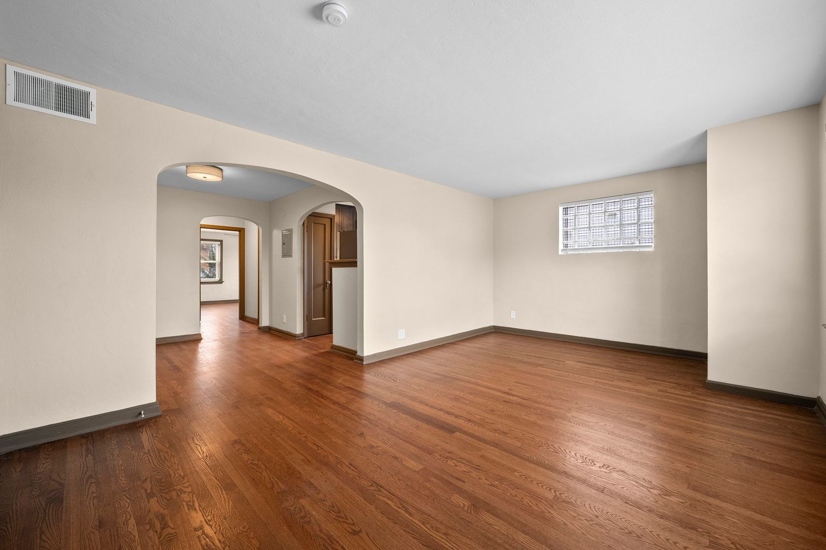 St. Louis Apartment: 4616 Sulphur