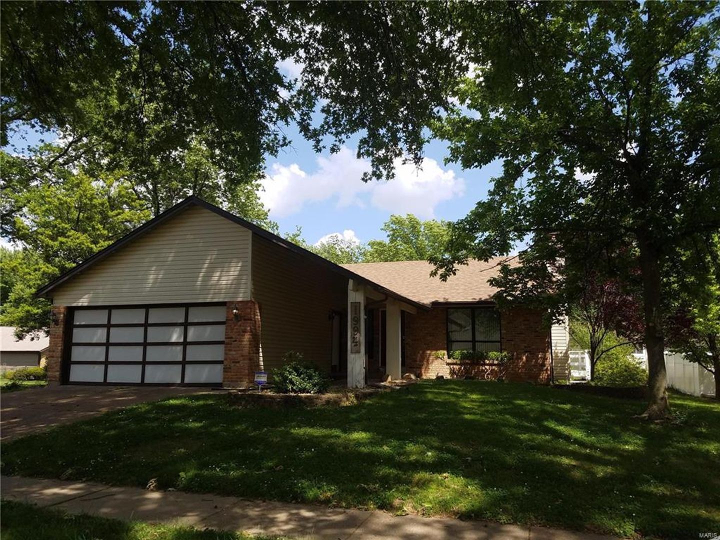 Maryland Heights House: 1994 Rule Ave