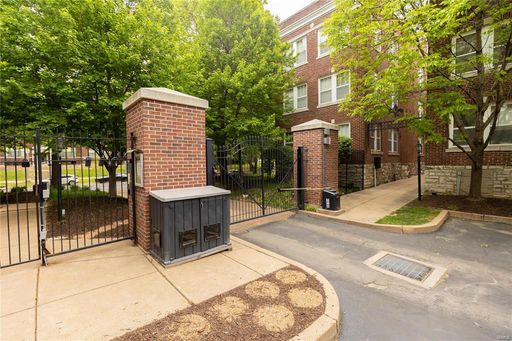 5350 PERSHING AVENUE #2A | SAINT LOUIS 63112 – photo 1