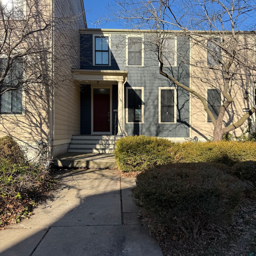 St. Charles Townhome: 3306 Domain St.
