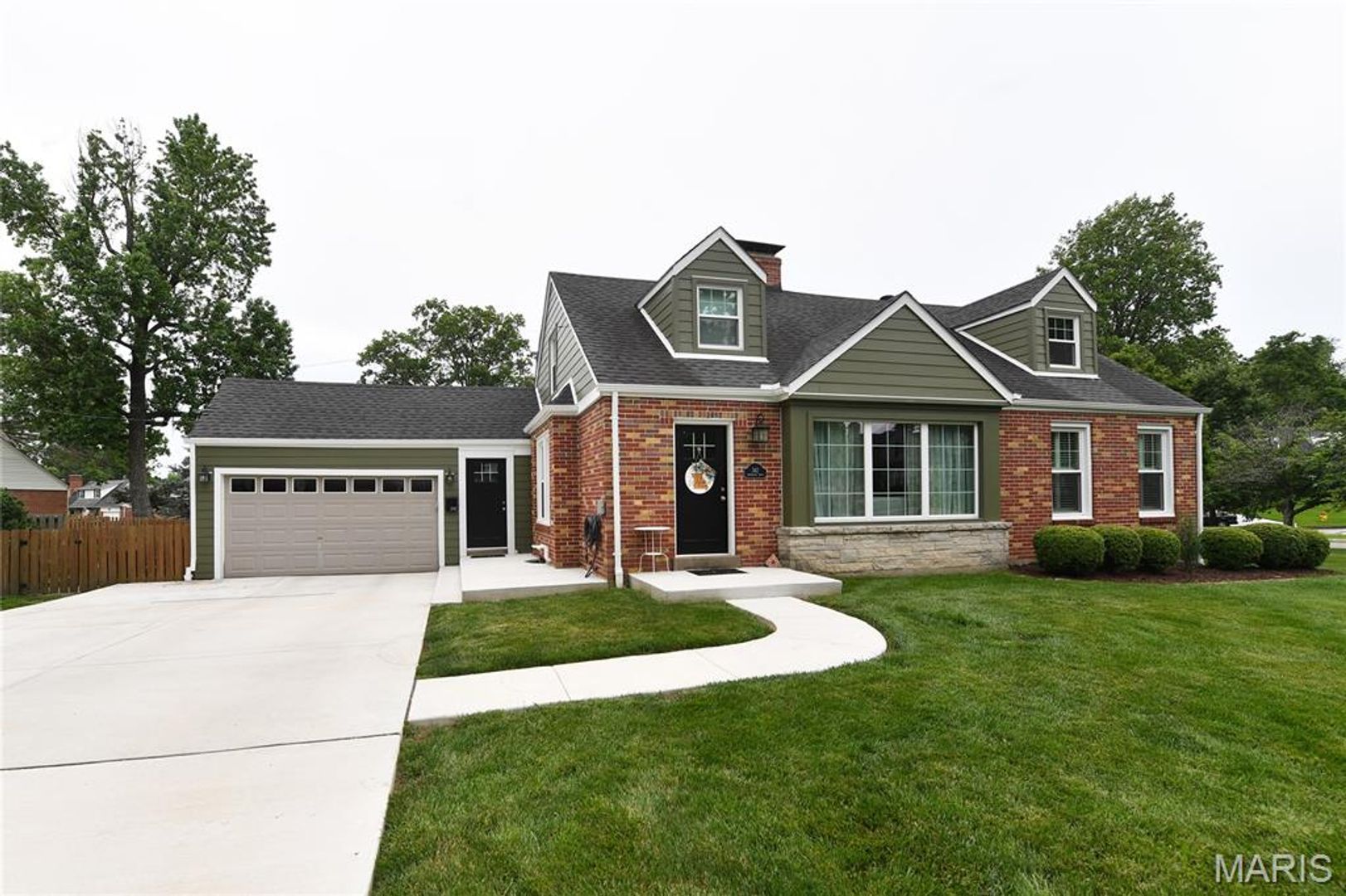 Saint Louis House: 342 Greenleaf Drive
