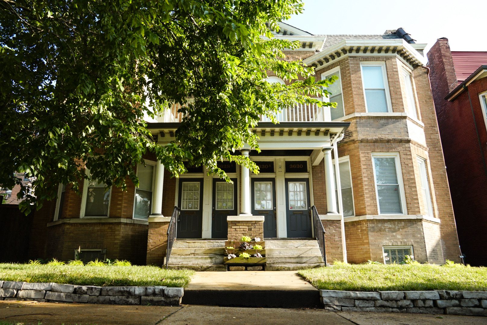 Saint Louis Apartment: 3628-30 Shaw Boulevard