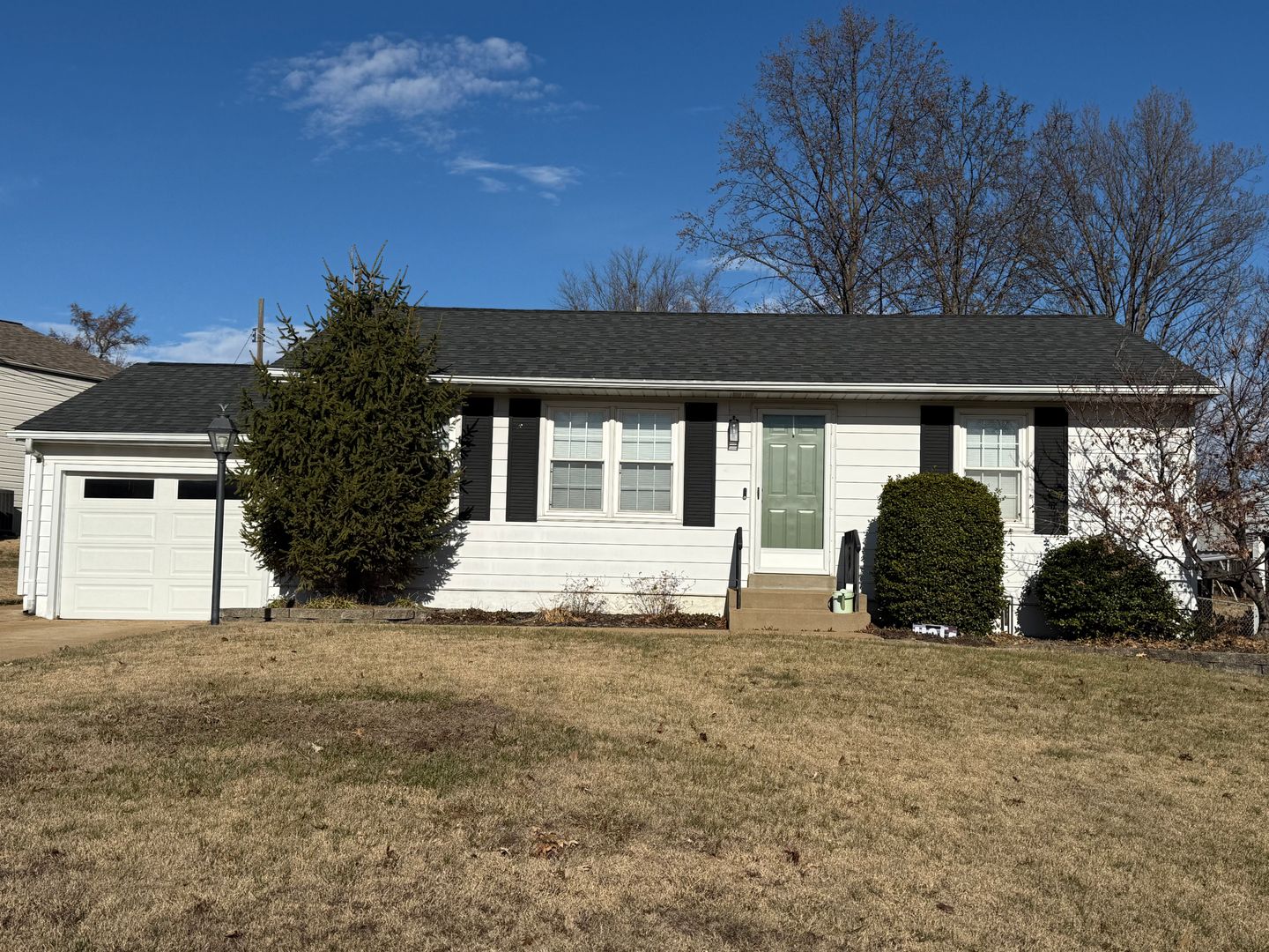 Saint Louis House: 11015 Golf Crest Drive