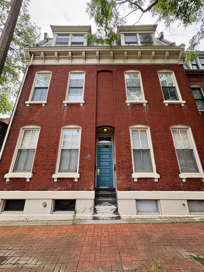 Saint Louis Apartment: 2406 S 10th Street