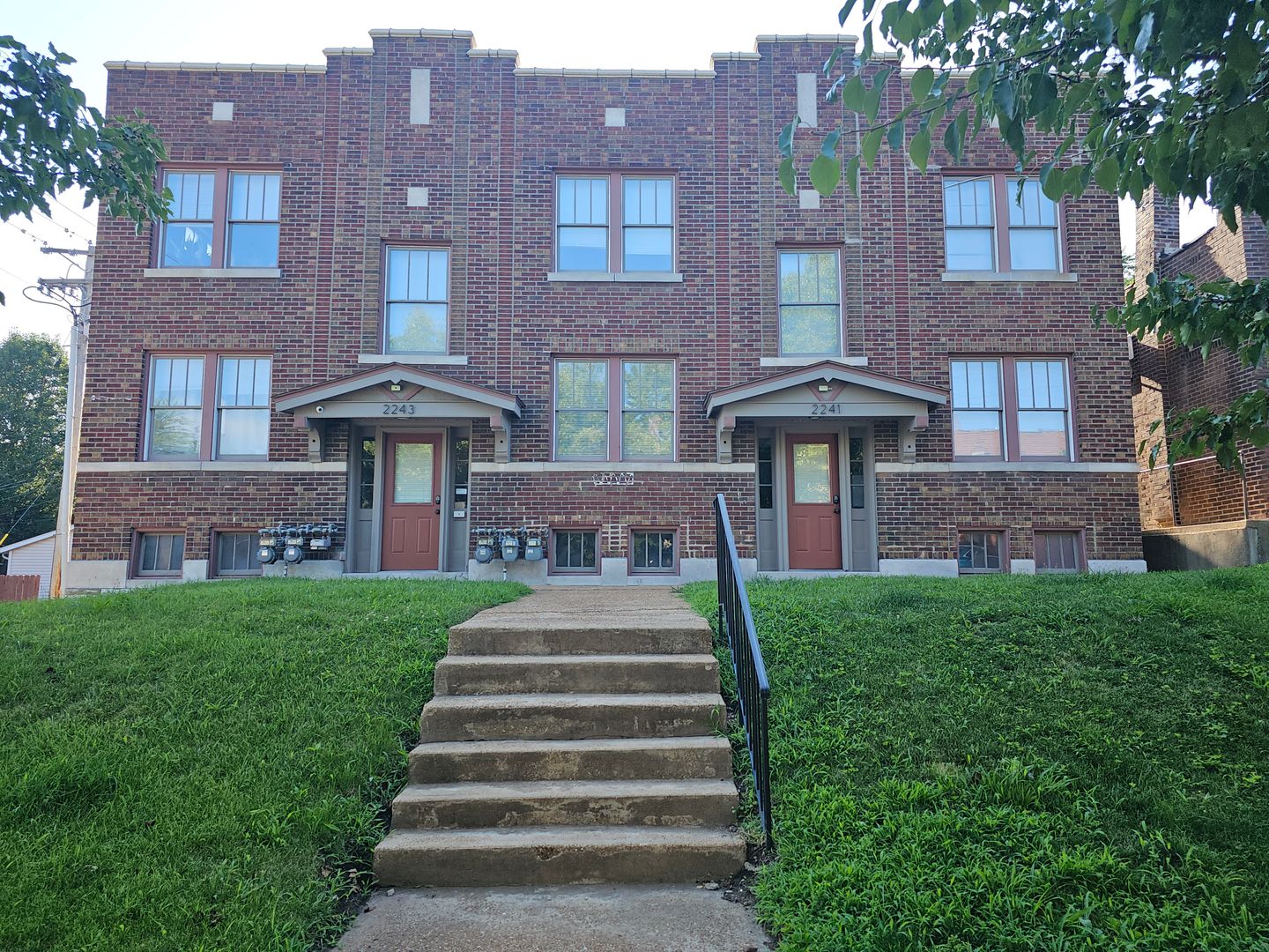 Saint Louis Apartment: 2241-2243 California Ave